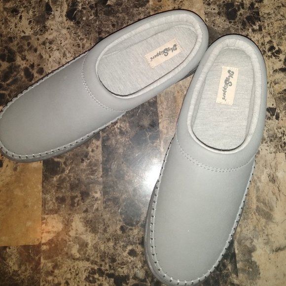 My Pillow Slippers - Gray - Size 10 - Picture 1 of 2
